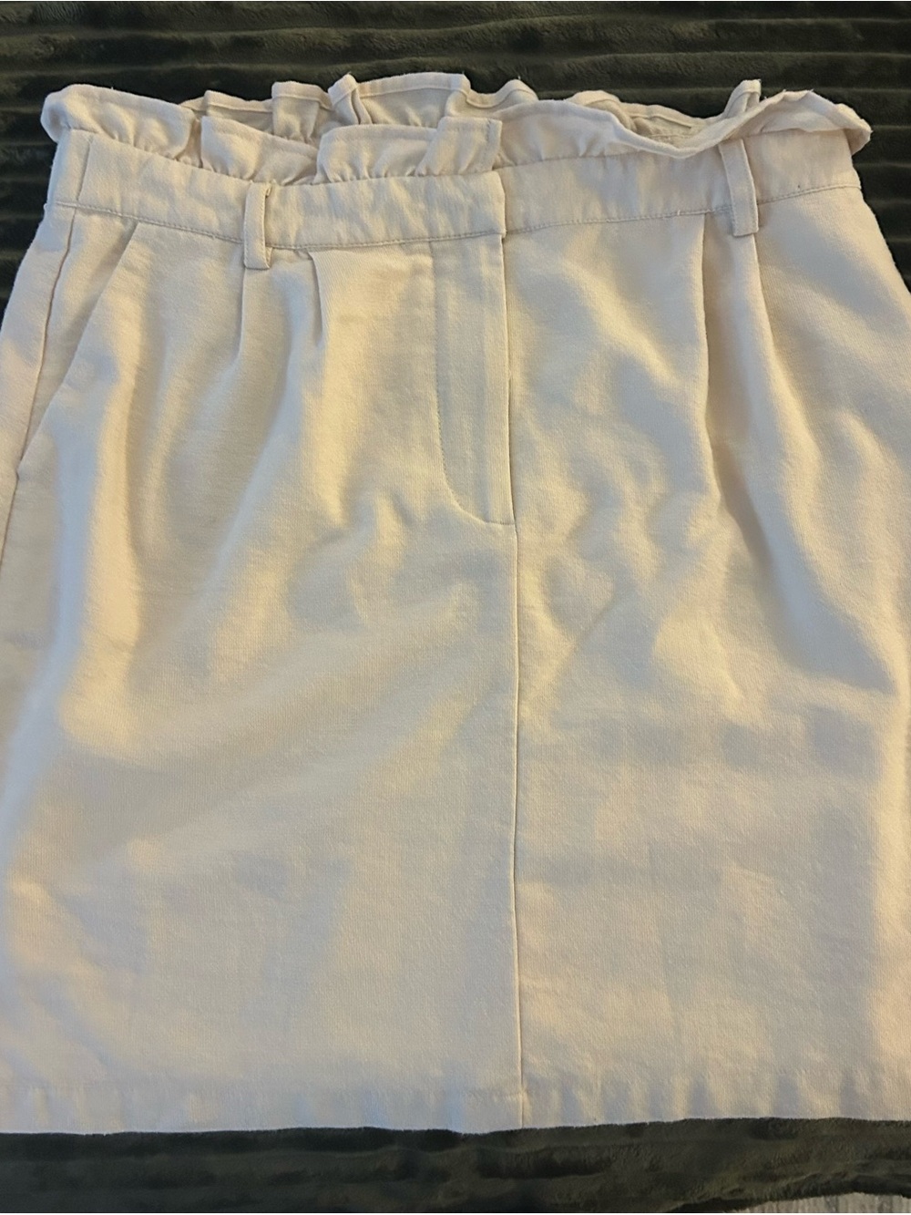 Size Large Blu Pepper Cream Skirt.